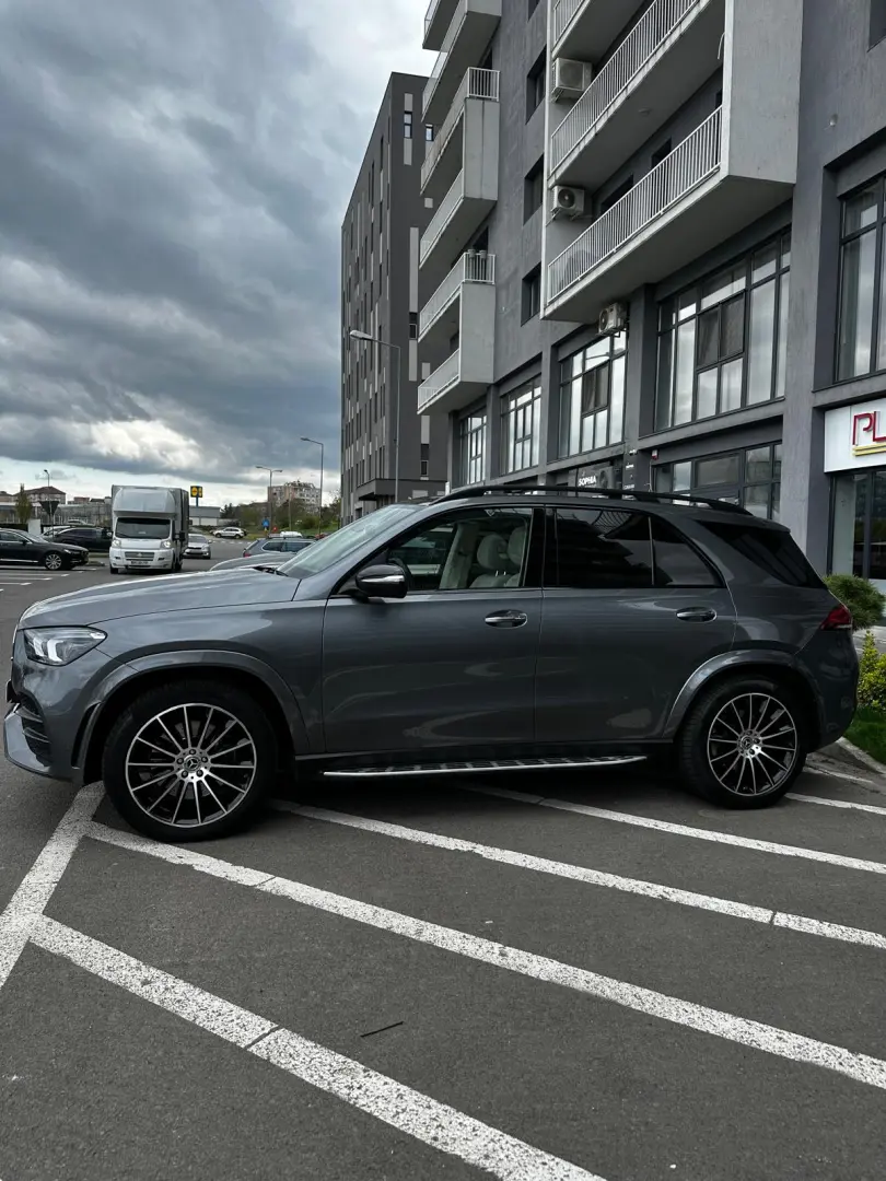Mercedes Benz GLE 400d_Pano_Burmaister_HUD_Massage