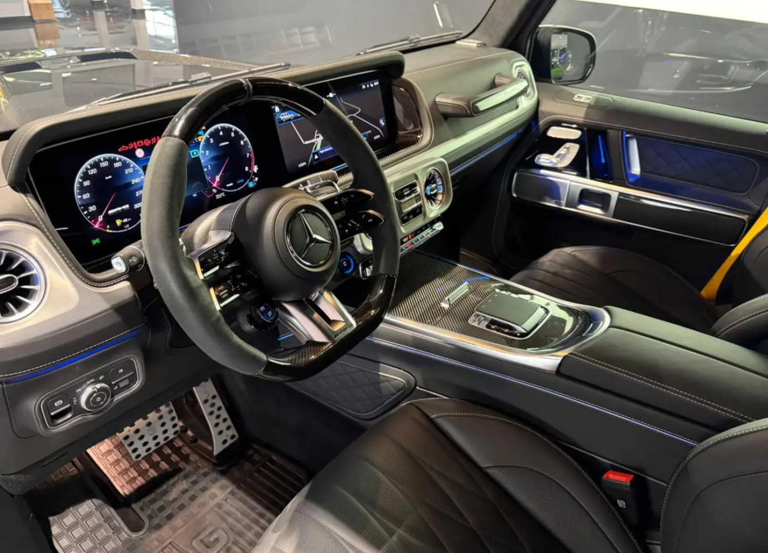 Mercedes-Benz G 63 AMG BRABUS 700 Carbon Manufaktur MY 2025