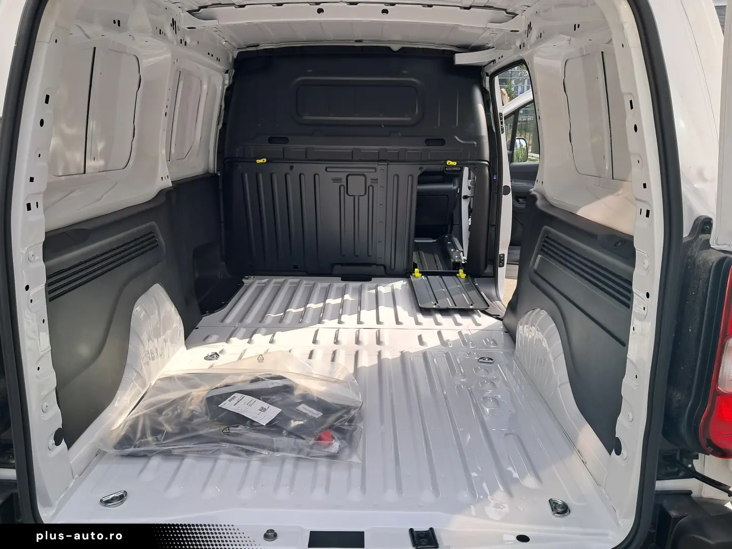 PEUGEOT PARTNER Van L2 1.5 diesel 100 CP M6