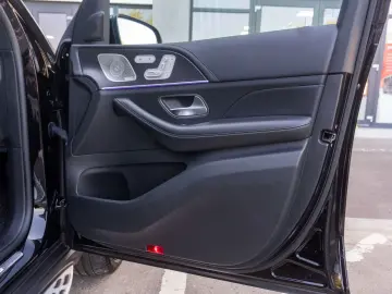 Mercedes Ben GLS 63 AMG 4Matic+_Burmaster_Pano_Warranty
