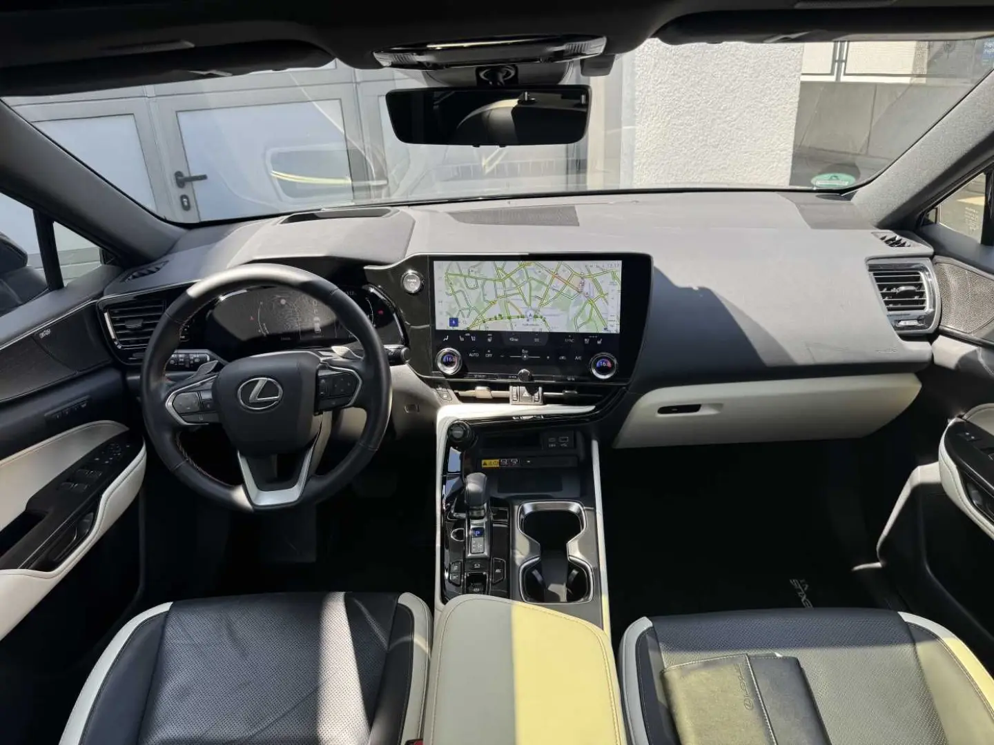 NX350h Luxury Line * E-Four * Mark Levinson * Pa