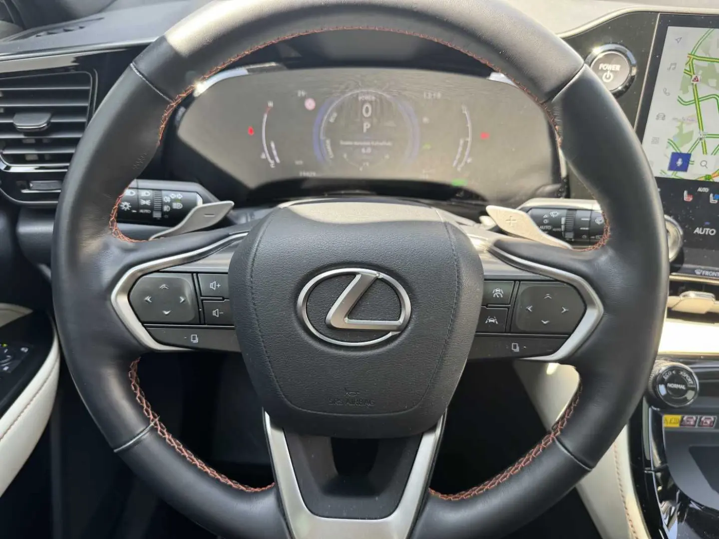 NX350h Luxury Line * E-Four * Mark Levinson * Pa