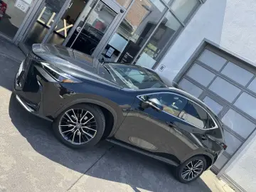 NX350h Luxury Line * E-Four * Mark Levinson * Pa
