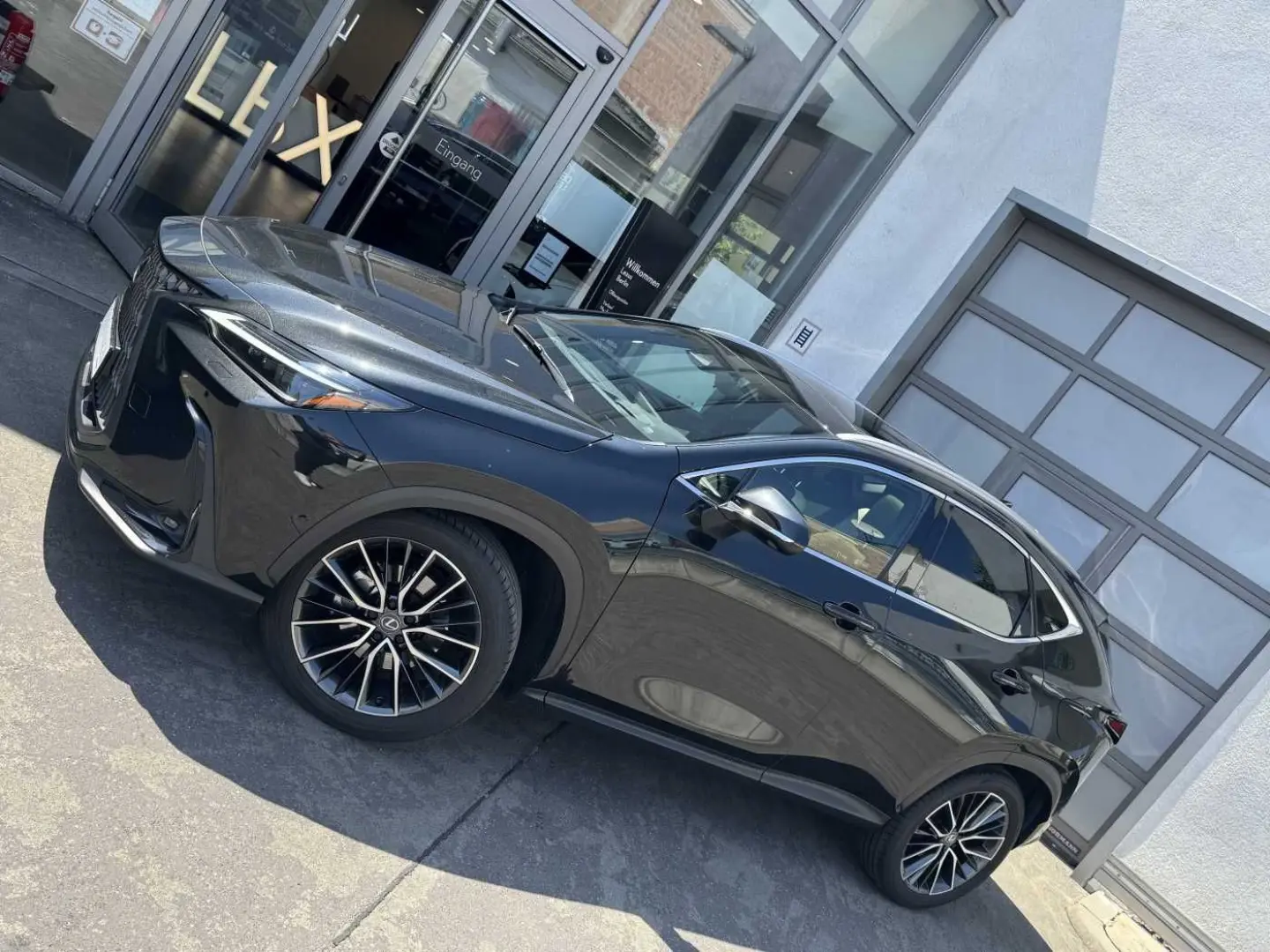 NX350h Luxury Line * E-Four * Mark Levinson * Pa