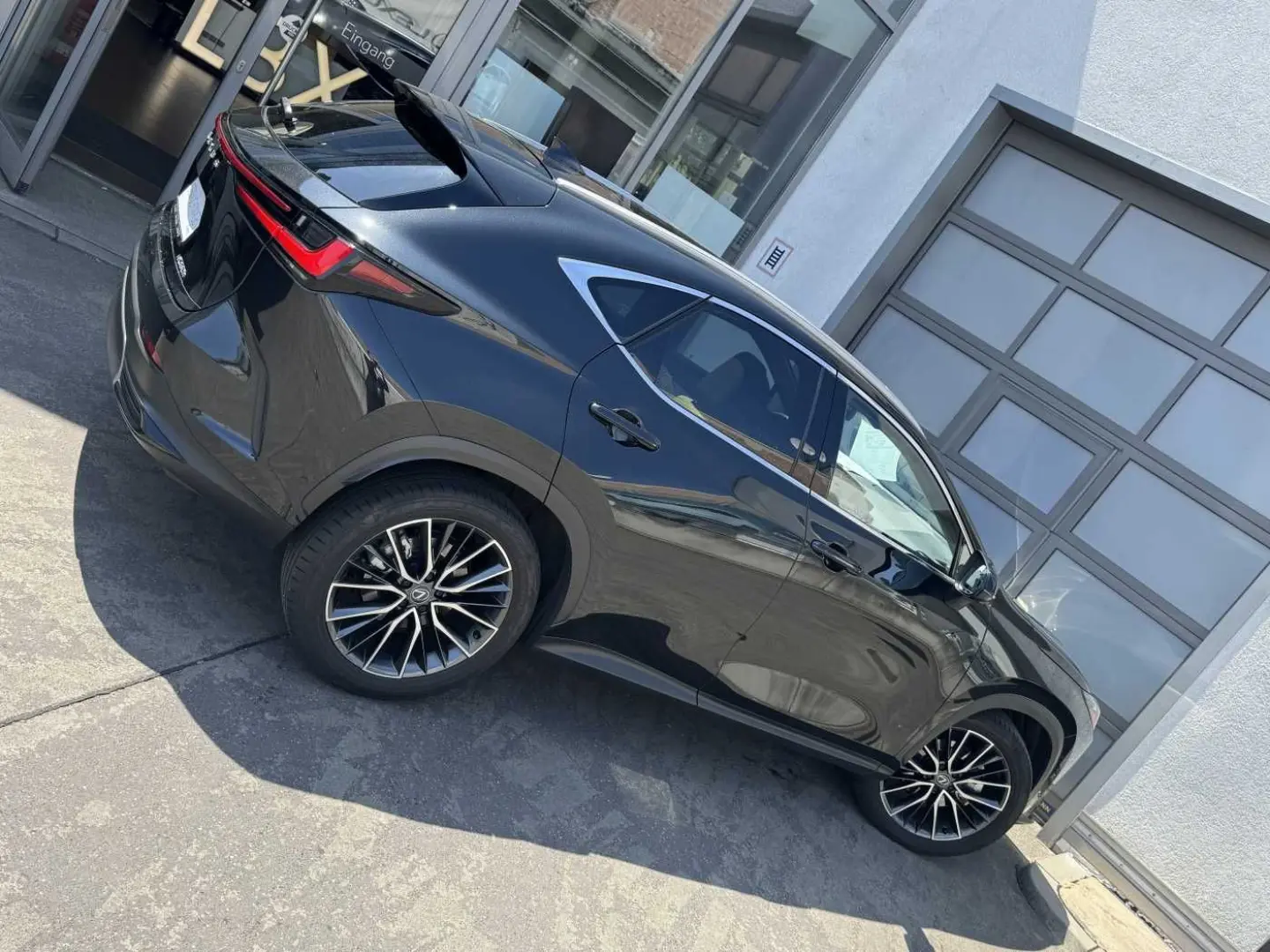NX350h Luxury Line * E-Four * Mark Levinson * Pa