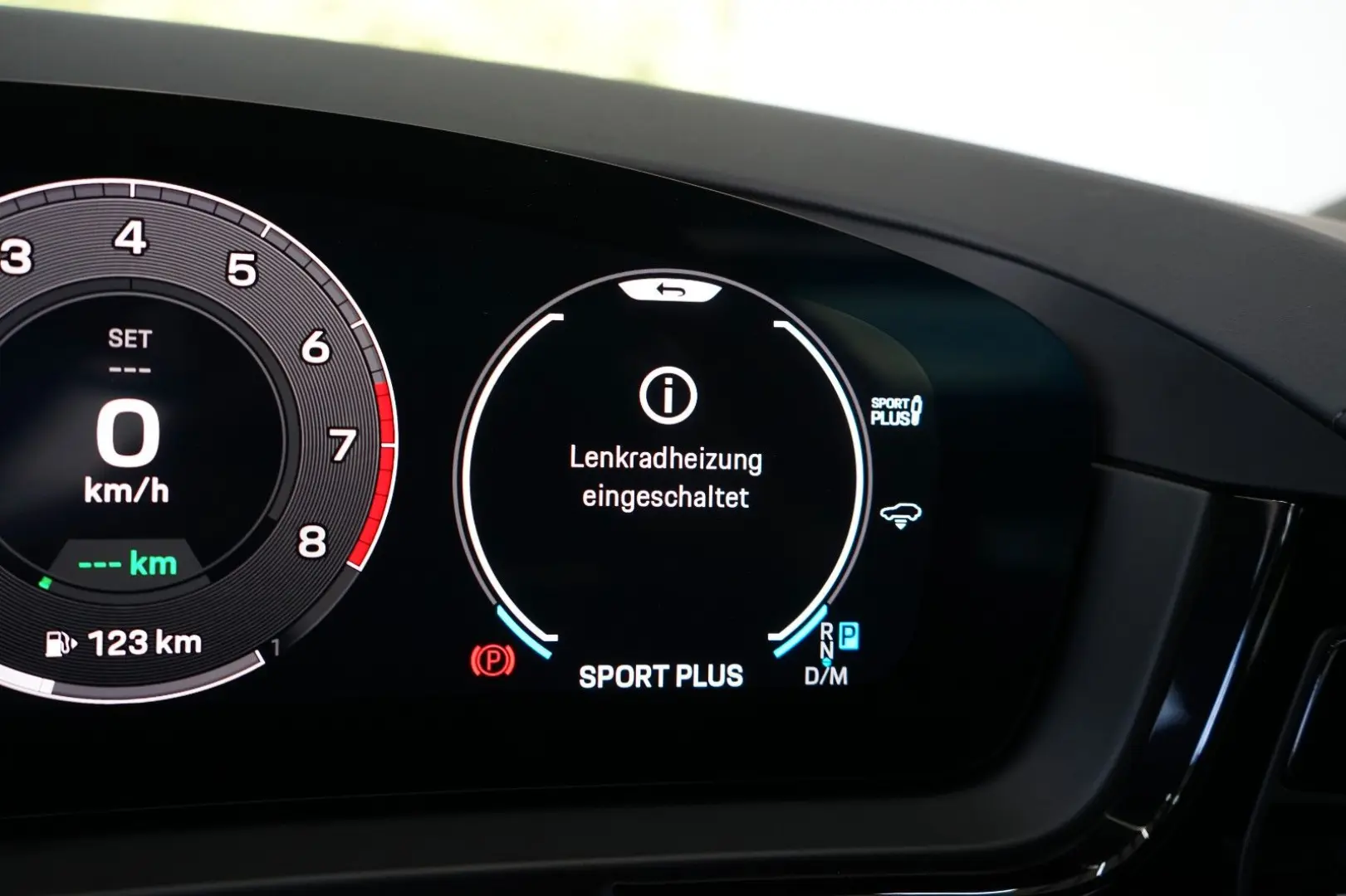 Cayenne E-Hybrid/HeadUp/HD/BOSE/PANO/Mega-Spec!