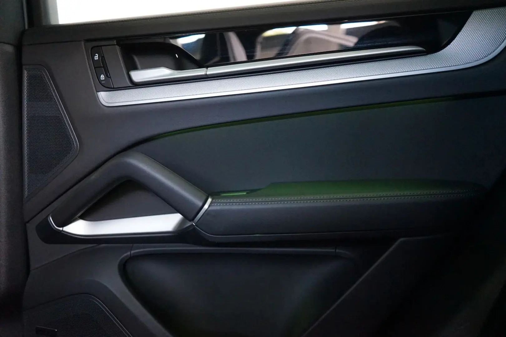 Cayenne E-Hybrid/HeadUp/HD/BOSE/PANO/Mega-Spec!