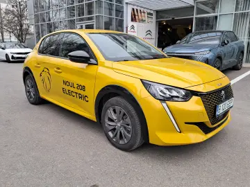 PEUGEOT E-208 Allure Pack Electric 100 KW /136 CP AT6