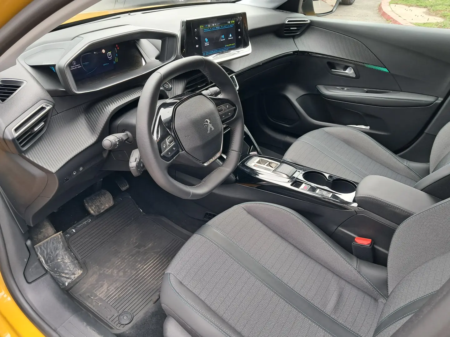 PEUGEOT E-208 Allure Pack Electric 100 KW /136 CP AT6