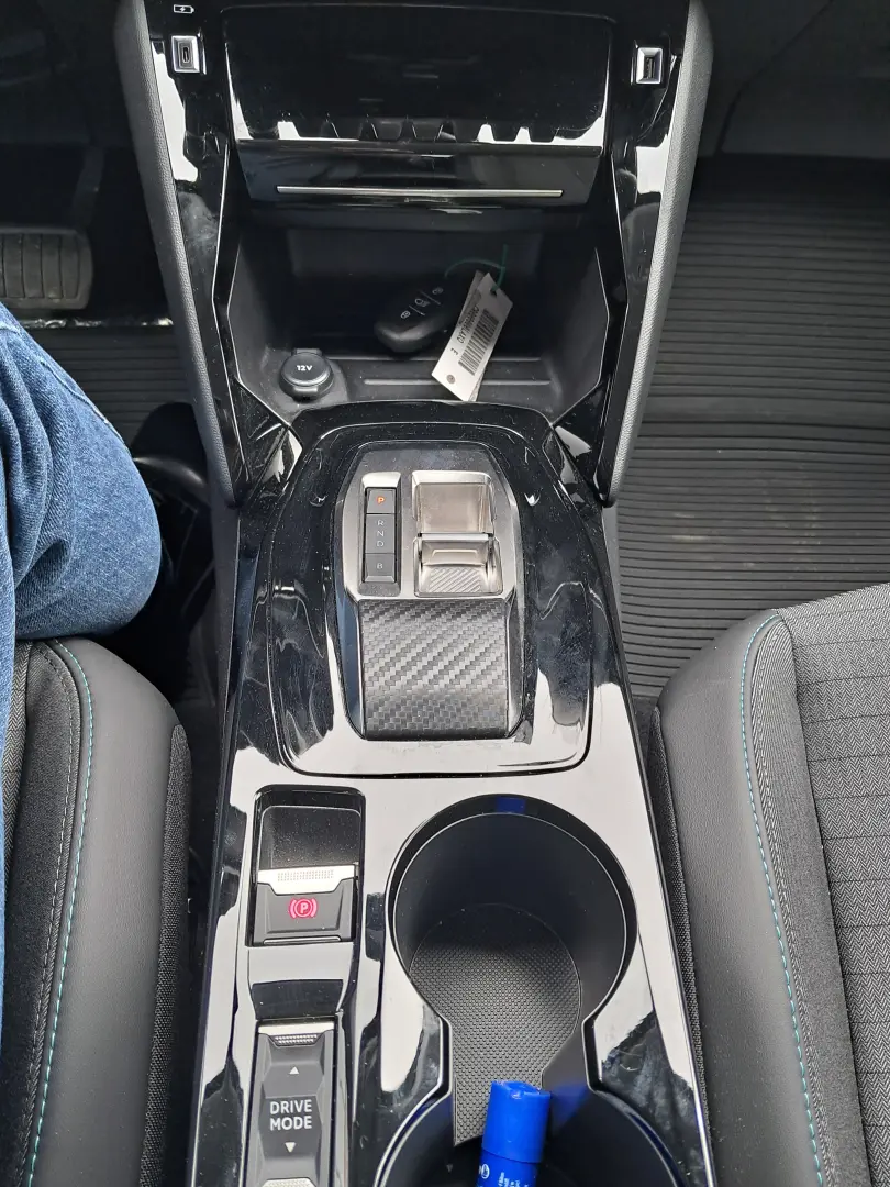 PEUGEOT E-208 Allure Pack Electric 100 KW /136 CP AT6