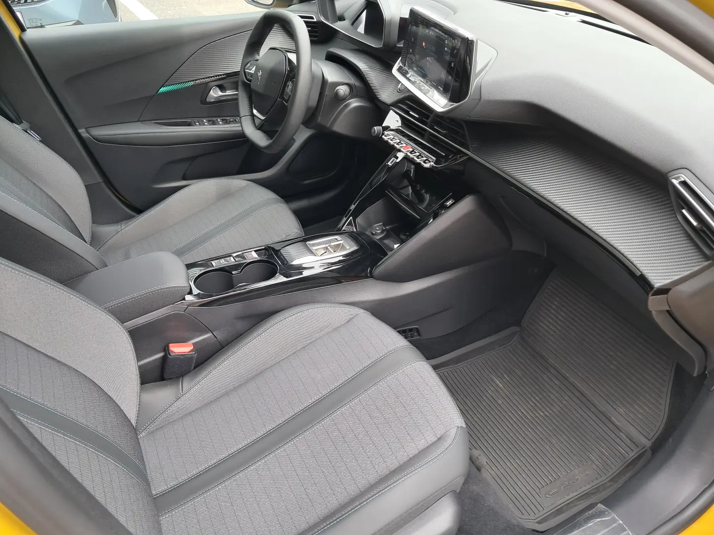 PEUGEOT E-208 Allure Pack Electric 100 KW /136 CP AT6