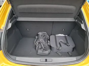 PEUGEOT E-208 Allure Pack Electric 100 KW /136 CP AT6