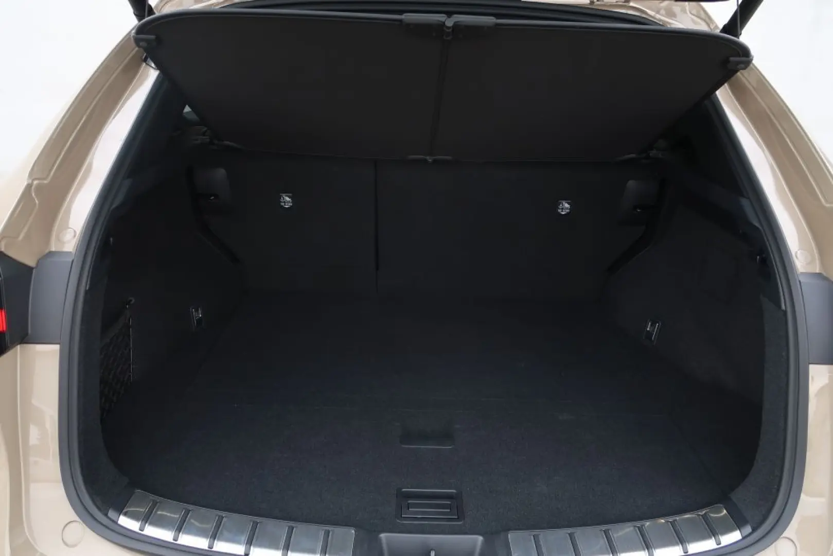 NX 350h E-FOUR Overtrail + Panoramaglasdach