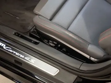 992 911 Carrera 4S SportDesign Paket Burmester
