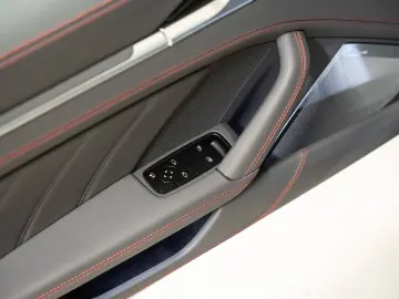 992 911 Carrera 4S SportDesign Paket Burmester