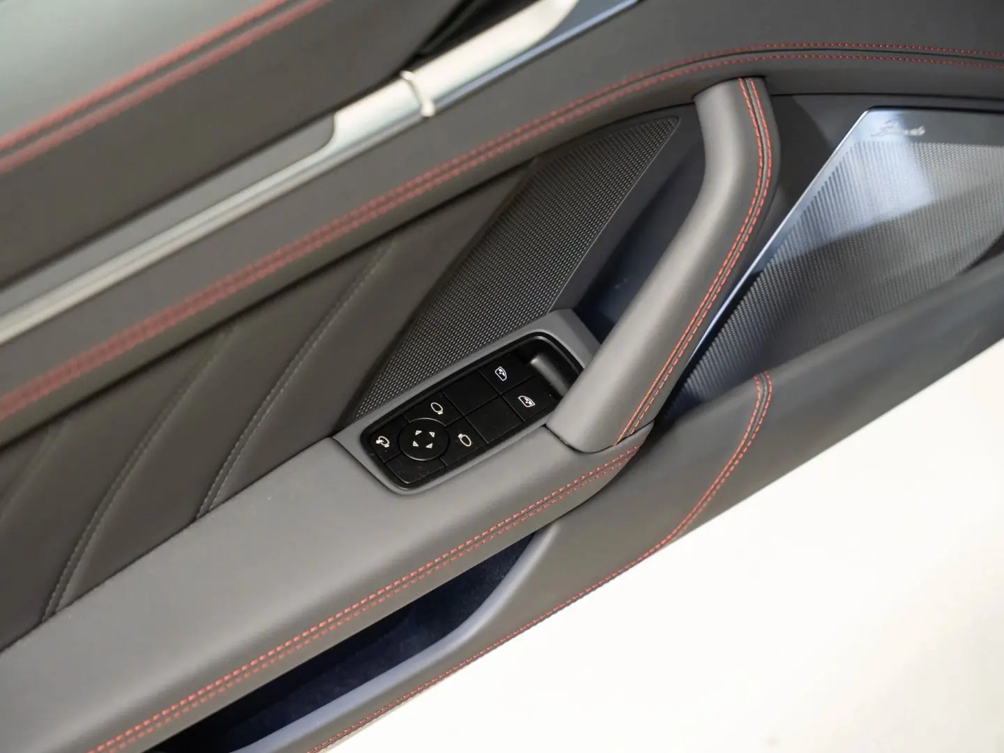 992 911 Carrera 4S SportDesign Paket Burmester