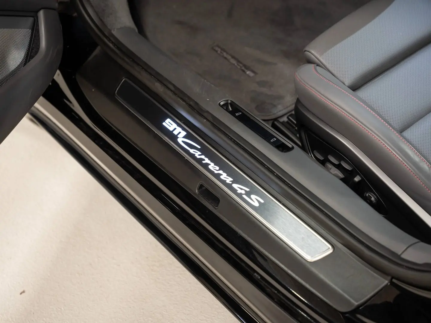 992 911 Carrera 4S SportDesign Paket Burmester