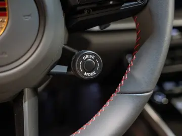992 911 Carrera 4S SportDesign Paket Burmester