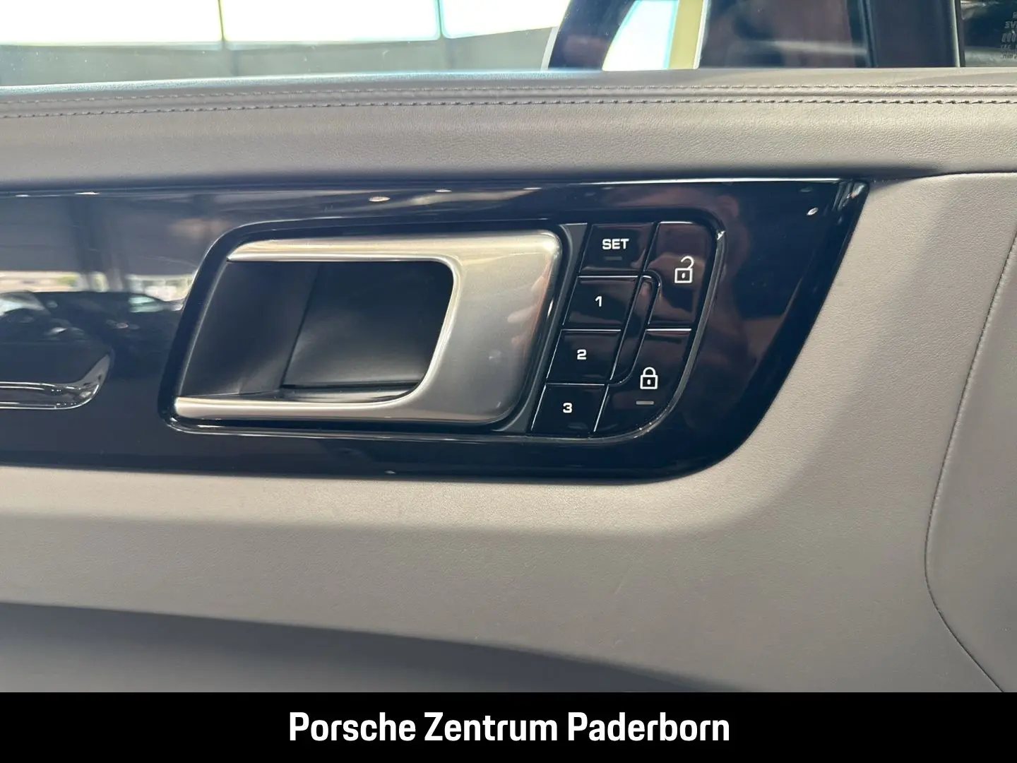 Cayenne Coupe BOSE Luftfederung Surround View