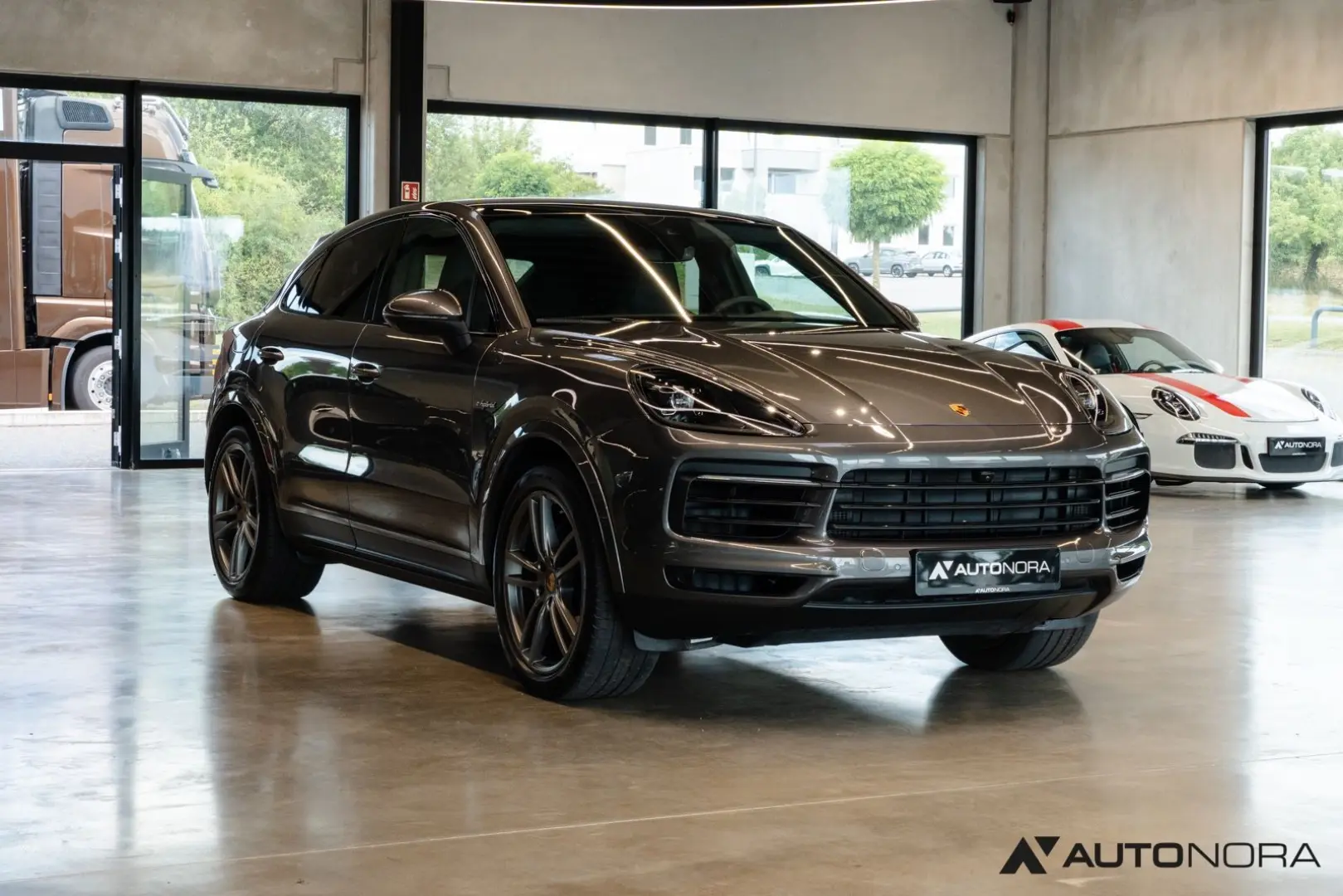 Cayenne Coupe E-Hybrid Sportabgas / Luftfederung