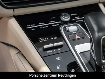 Cayenne E-Hybrid Coupe Sport-Chrono Sportabgas