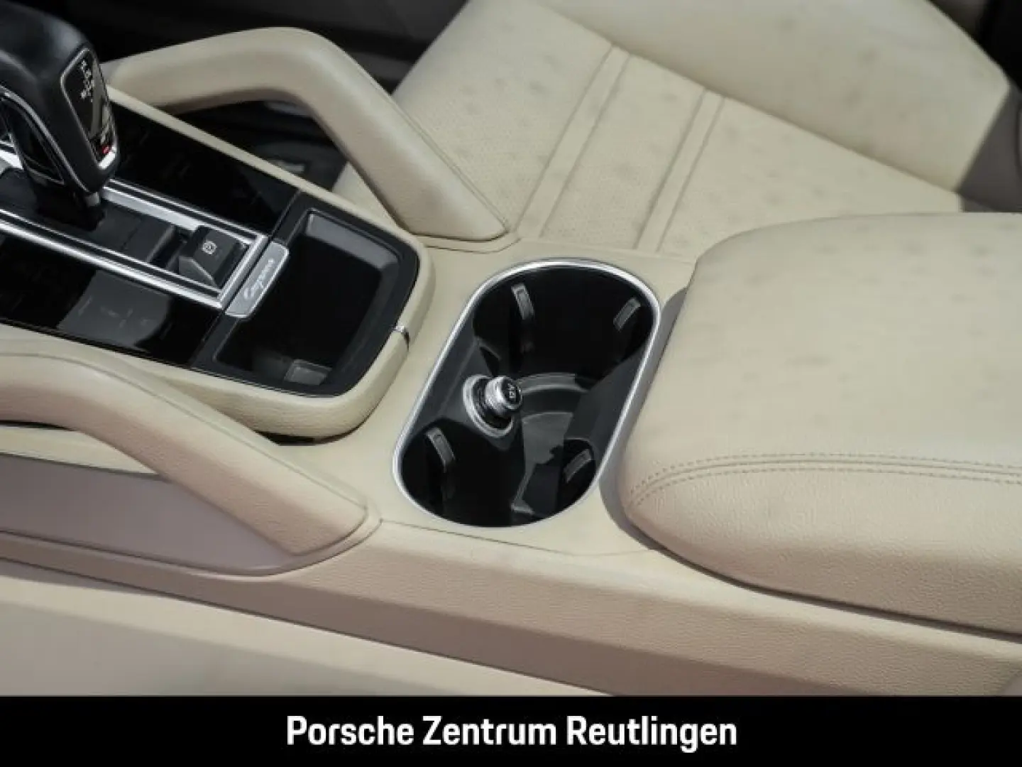Cayenne E-Hybrid Coupe Sport-Chrono Sportabgas