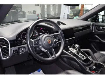 Cayenne Coupe 3.0 E-Hybrid Matrix LED 22