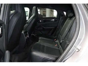 Cayenne Coupe 3.0 E-Hybrid Matrix LED 22