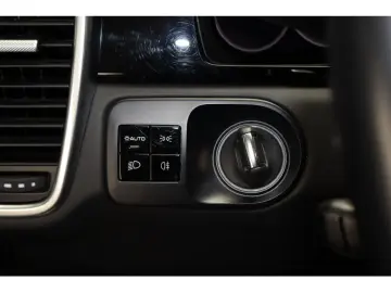 Cayenne Coupe 3.0 E-Hybrid Matrix LED 22