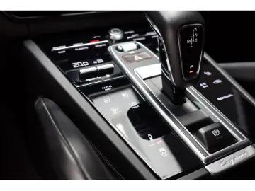 Cayenne Coupe 3.0 E-Hybrid Matrix LED 22