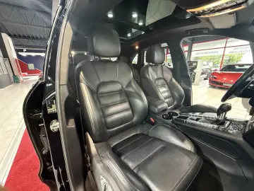 Macan NAVI+LED