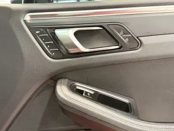 Macan NAVI+LED