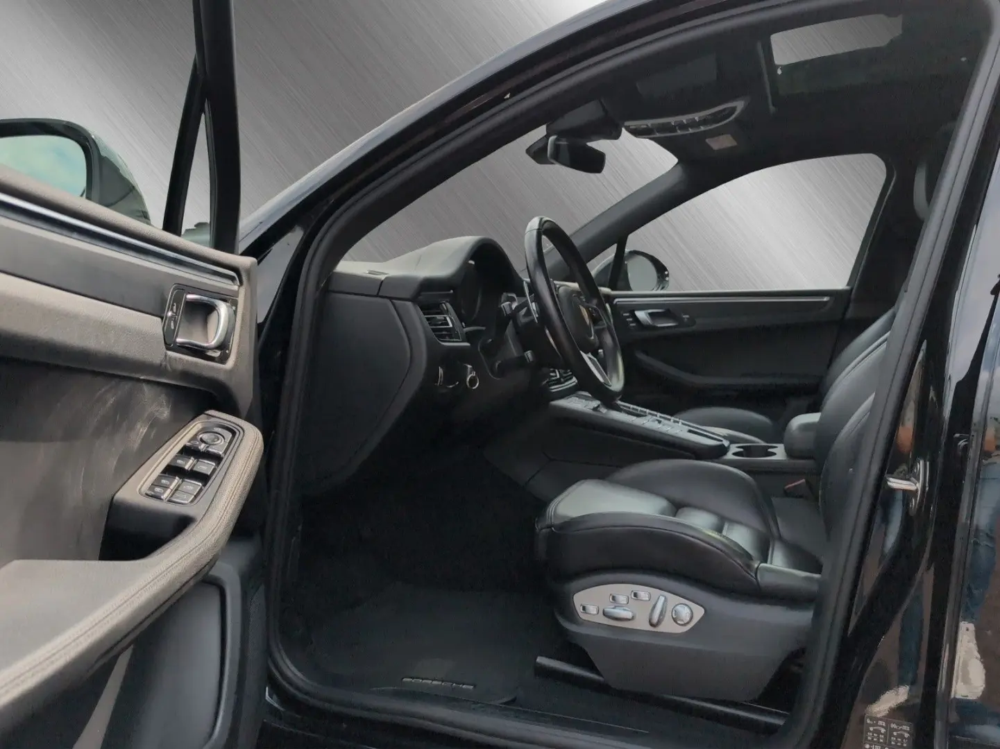 Macan PDK,Panorama,Leder,Navi,wenigKM!!!