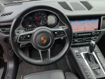 Macan PDK,Panorama,Leder,Navi,wenigKM!!!