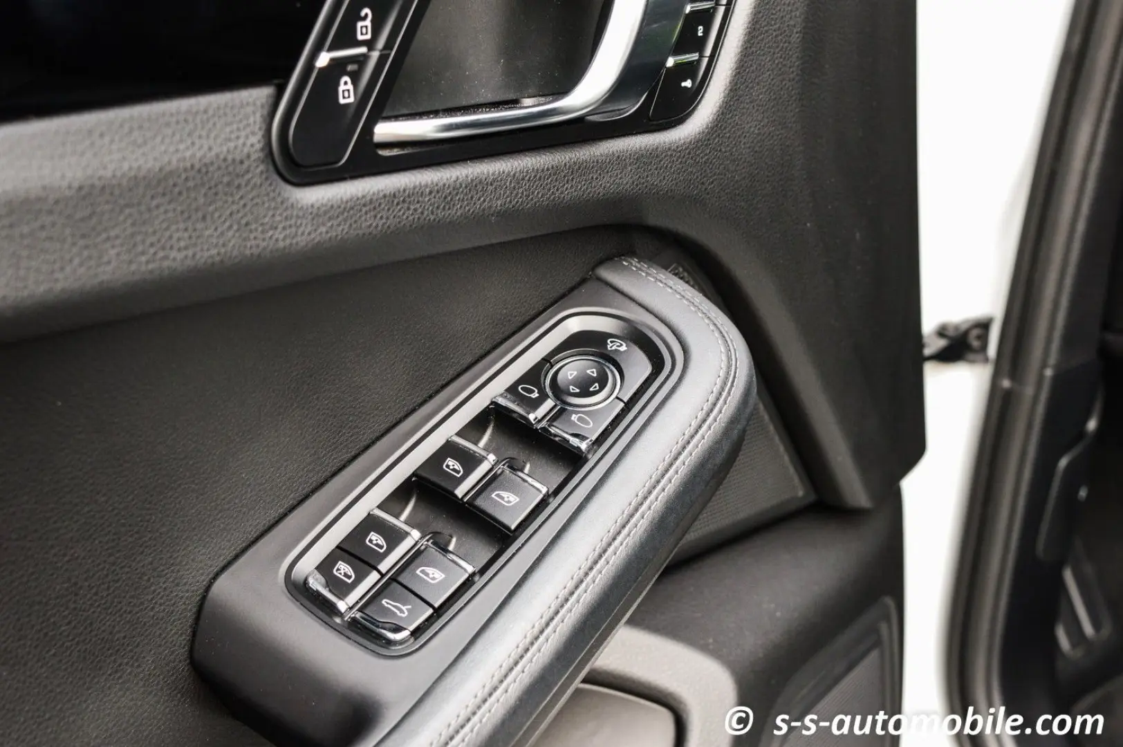 Macan S Luftfederung Panorama AHK Kamera Memory