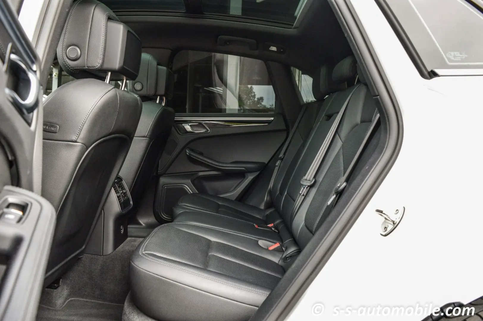 Macan S Luftfederung Panorama AHK Kamera Memory