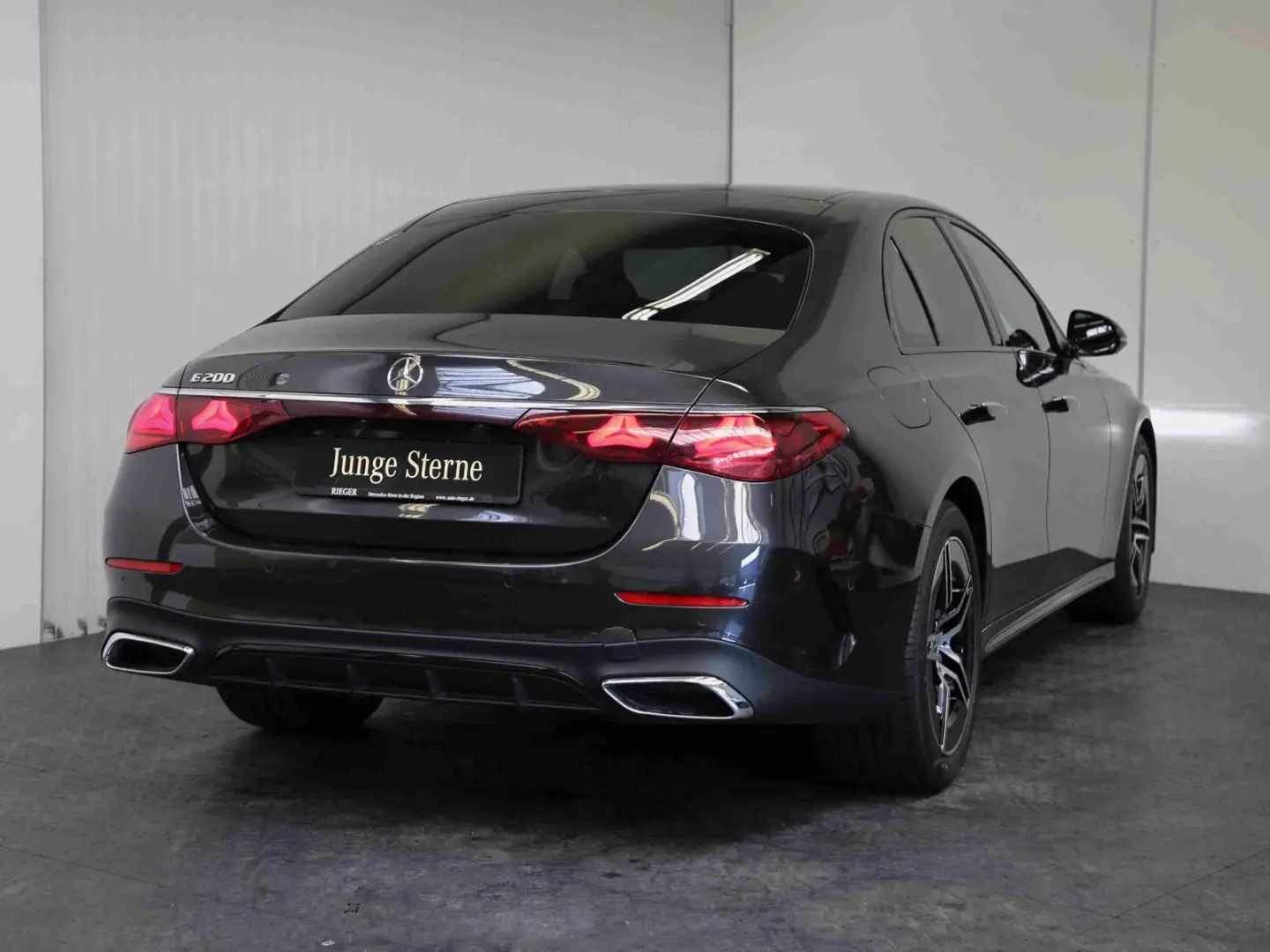 E 200 AMG NIGHT*Totwinkel*MBUX*Keyless*19