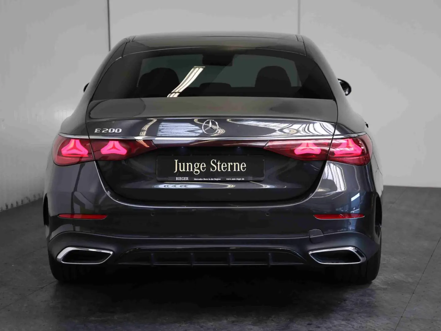 E 200 AMG NIGHT*Totwinkel*MBUX*Keyless*19