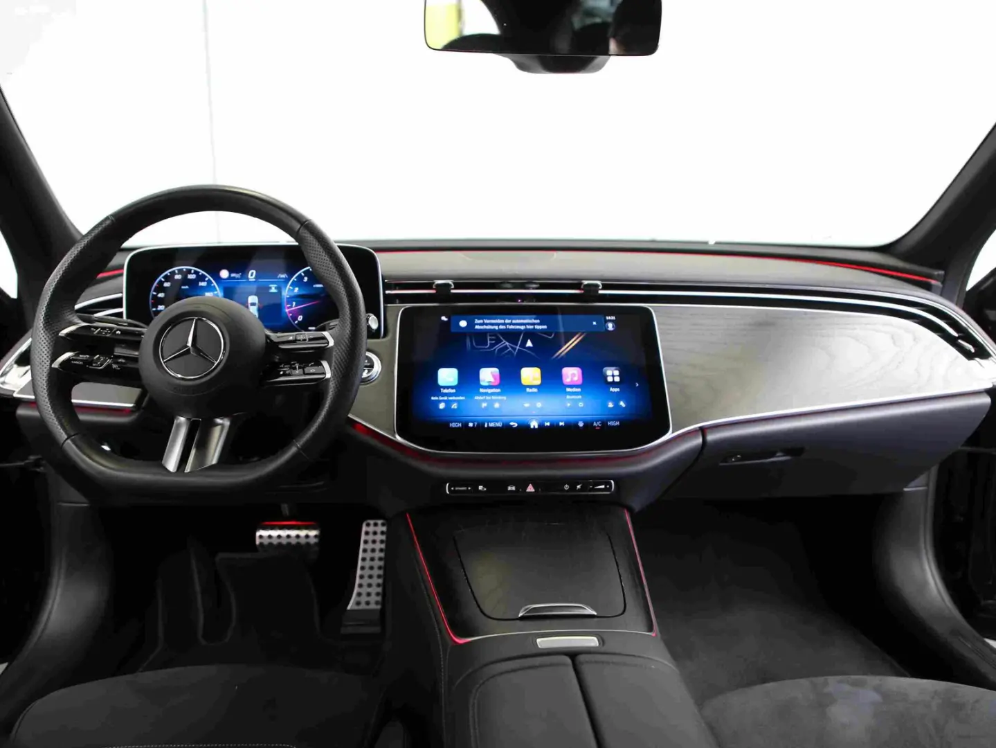 E 200 AMG NIGHT*Totwinkel*MBUX*Keyless*19