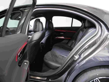E 200 AMG NIGHT*Totwinkel*MBUX*Keyless*19