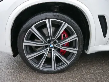 X5 M50i M-SPORT*PANO*LASER*HEAD-UP*STANDHEIZUNG*