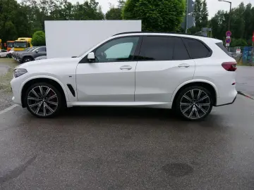X5 M50i M-SPORT*PANO*LASER*HEAD-UP*STANDHEIZUNG*