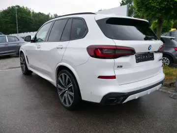 X5 M50i M-SPORT*PANO*LASER*HEAD-UP*STANDHEIZUNG*