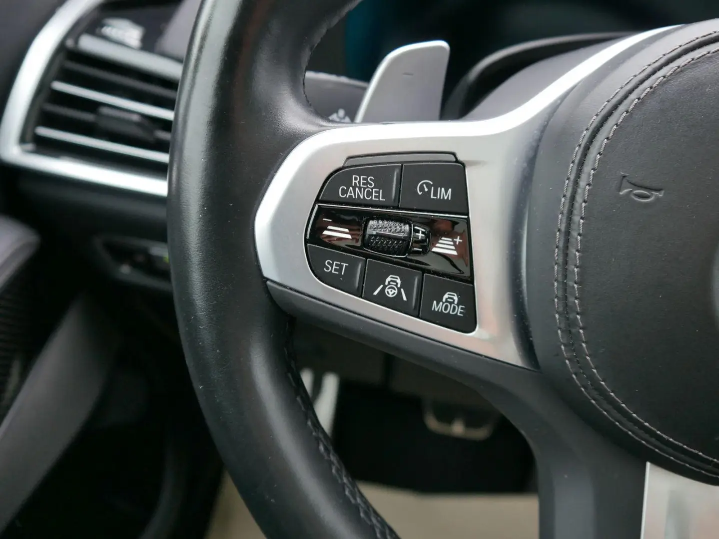 X5 M50i M-SPORT*PANO*LASER*HEAD-UP*STANDHEIZUNG*