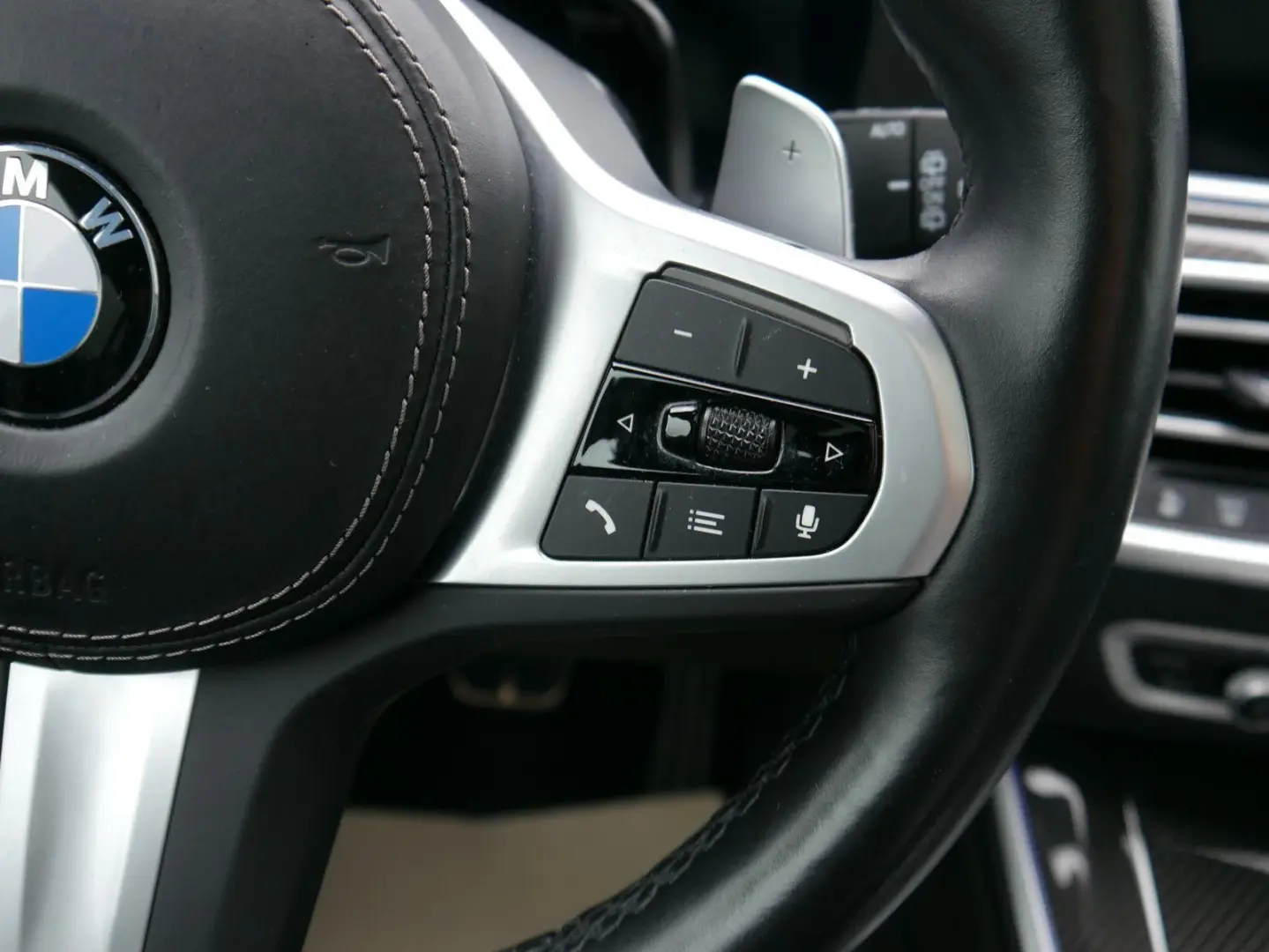 X5 M50i M-SPORT*PANO*LASER*HEAD-UP*STANDHEIZUNG*