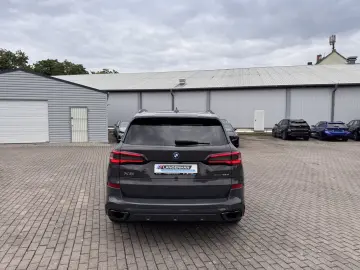 X5 xDrive45e M/HUD/Ventil/DisplayKey/Laser/SoftClose/360