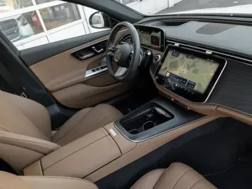 Mercedes-Benz E 300 e 4M AMG/Digital/Pano/Burm4D