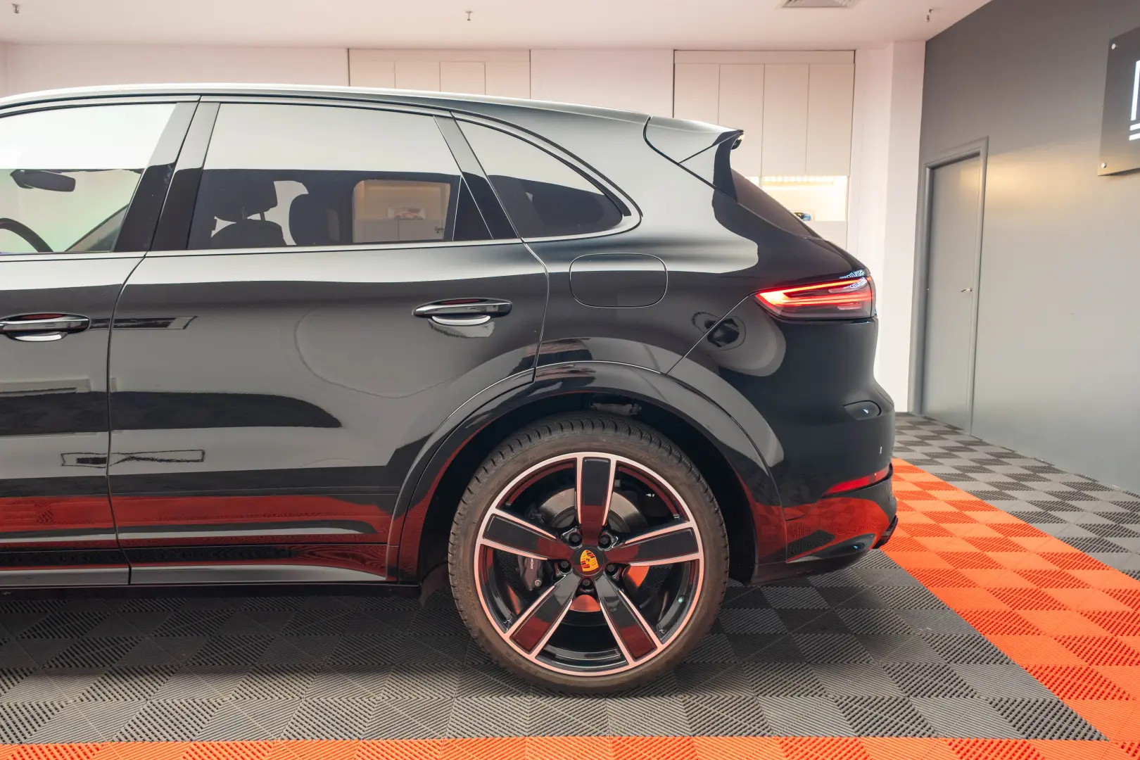 Porsche Cayenne E-Hybrid Platinum Edition