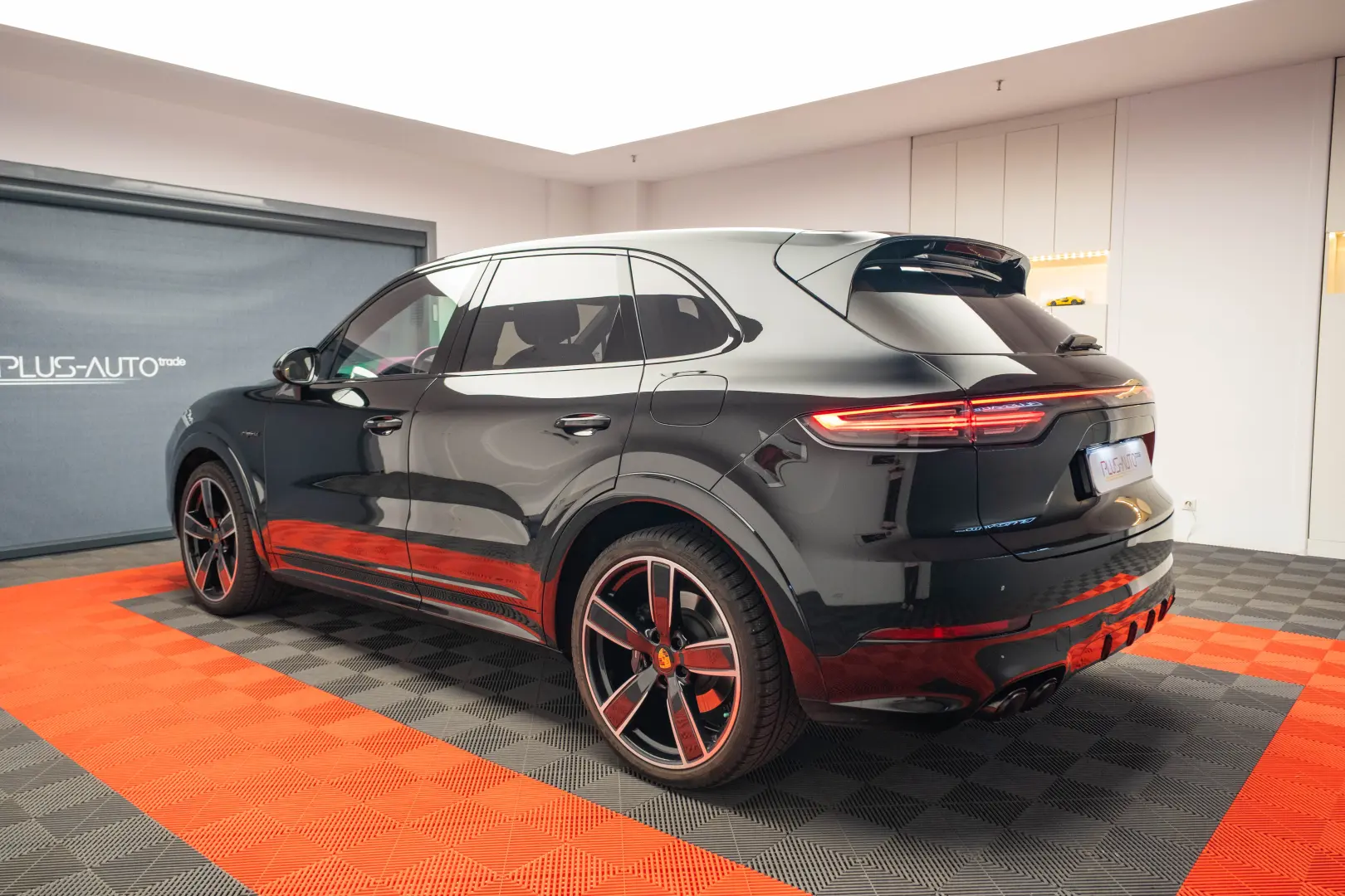 Porsche Cayenne E-Hybrid Platinum Edition