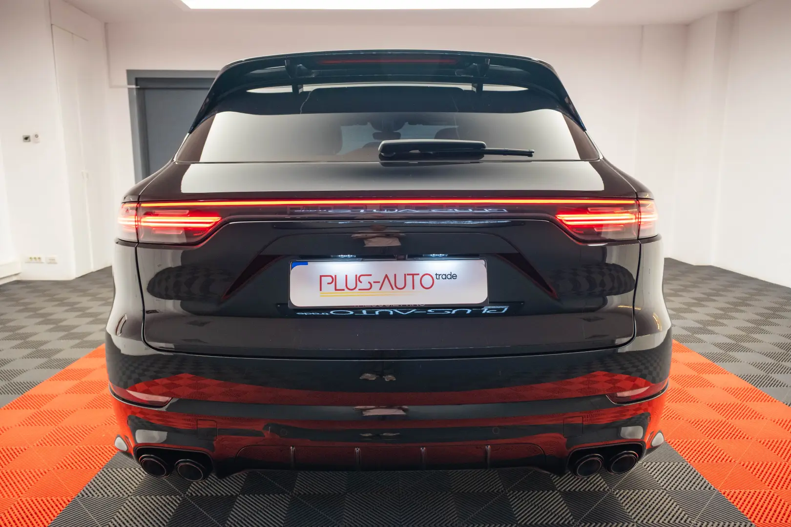 Porsche Cayenne E-Hybrid Platinum Edition